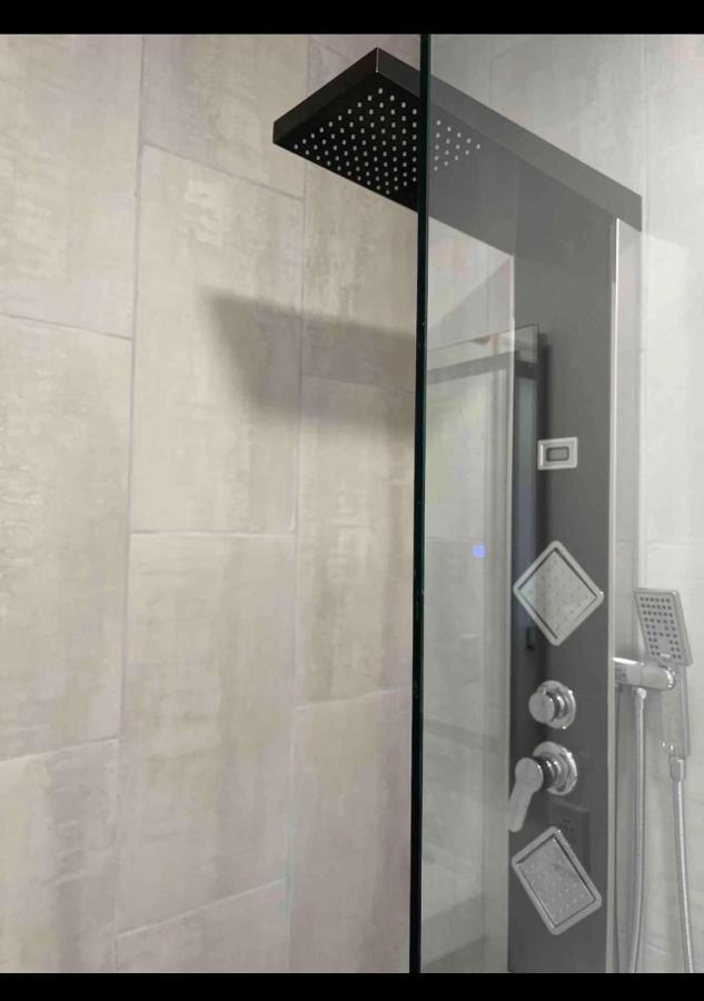 Private Luxe Room A Hidden Gem With Private Bath & Kitchen Philadelphia Exterior foto